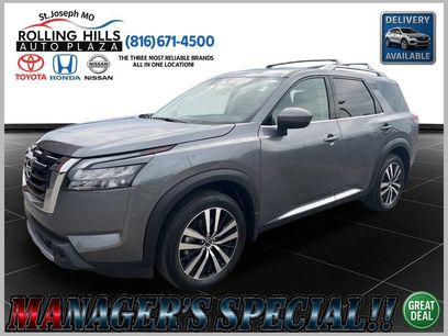 Used 2025 Nissan Pathfinder Platinum w/ Cargo Package