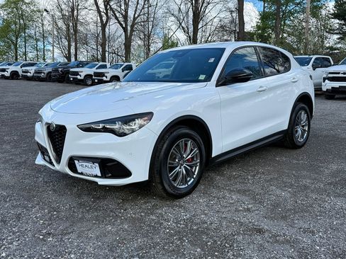 Used 2024 Alfa Romeo Stelvio Sprint AWD/4WD image 3