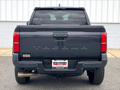 Used 2025 Toyota Tacoma TRD Off-Road image 5