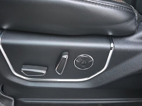 Used 2020 Ford Expedition Platinum image 18