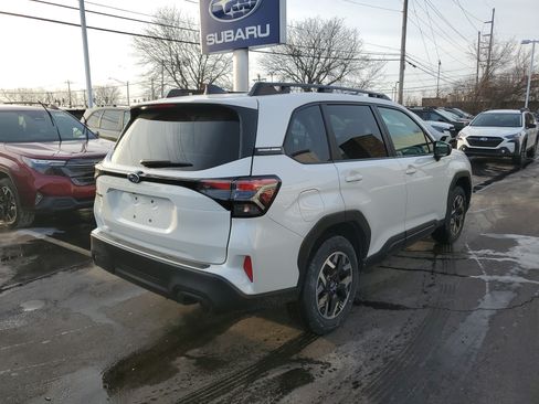 Used 2026 Subaru Forester Premium w/ Base/Premium Plus Package AWD/4WD image 3