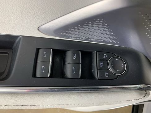 Used 2024 GMC Acadia Denali w/ Super Cruise Package image 21