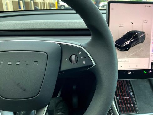 Used 2026 Tesla Model Y Long Range AWD/4WD image 12