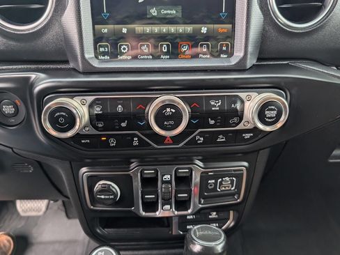 Used 2020 Jeep Gladiator Overland image 8