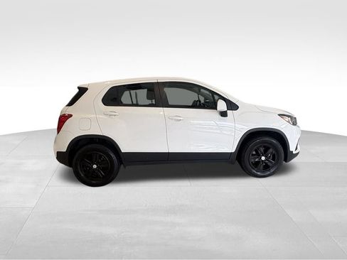 Used 2020 Chevrolet Trax LS AWD/4WD image 6