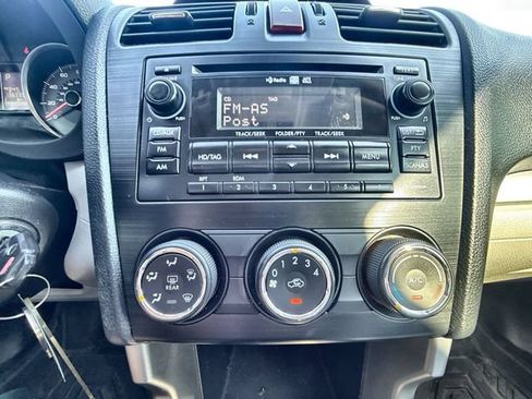 Used 2015 Subaru Forester 2.5i Premium AWD/4WD image 18