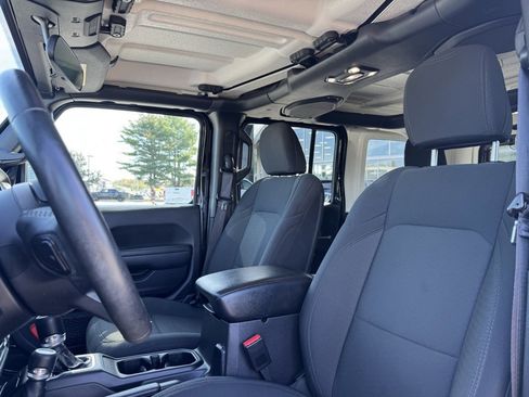 Used 2022 Jeep Wrangler Unlimited Sport image 17