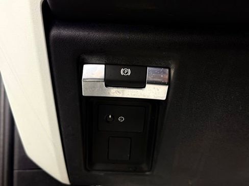 Used 2024 Land Rover Defender 110 S image 34