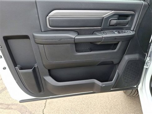 Used 2024 RAM 2500 Tradesman w/ Chrome Appearance Group image 8