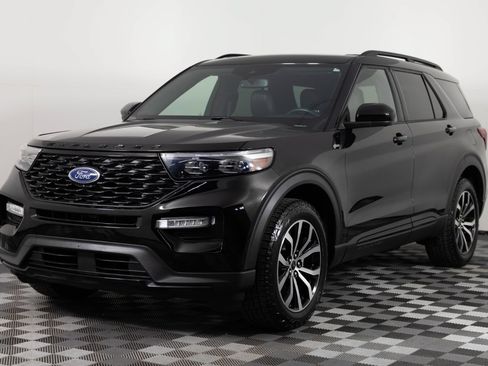 Used 2022 Ford Explorer ST-Line w/ Class IV Trailer Tow Package AWD/4WD image 2