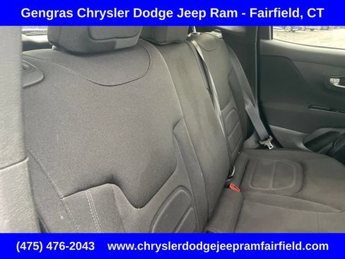 Certified 2021 Jeep Renegade Latitude AWD/4WD image 28