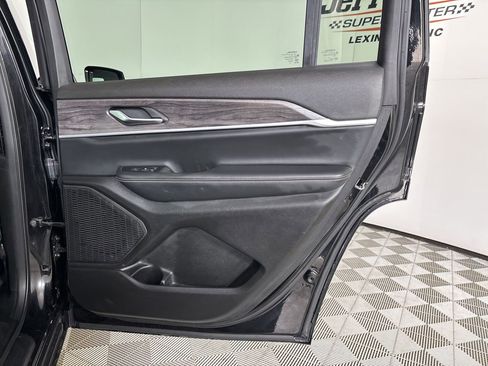 Used 2023 Jeep Grand Cherokee L Limited w/ Luxury Tech Group II image 26