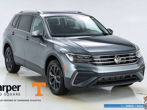 Used 2024 Volkswagen Tiguan SE w/ Panoramic Sunroof Package FWD image 15