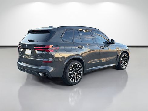 Used 2024 BMW X5 sDrive40i w/ Executive Package RWD image 3