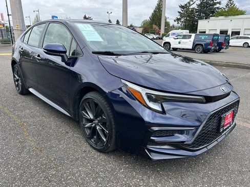 Certified 2024 Toyota Corolla SE w/ SE Package FWD image 3