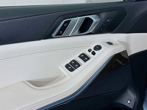 Used 2022 BMW X5 xDrive45e w/ M Sport Package image 18