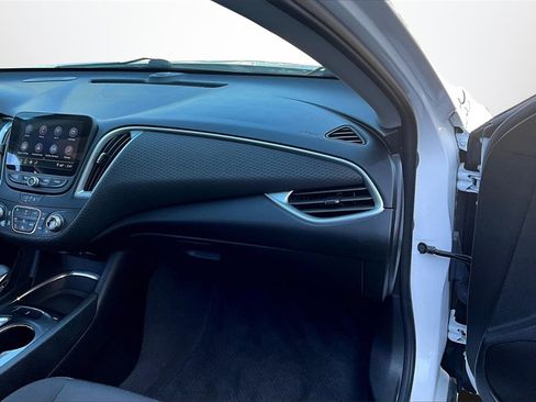 Used 2023 Chevrolet Malibu LT image 25