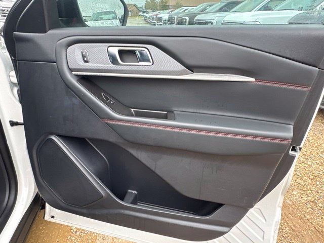 Used 2025 Ford Explorer ST-Line w/ Premium Package RWD image 14