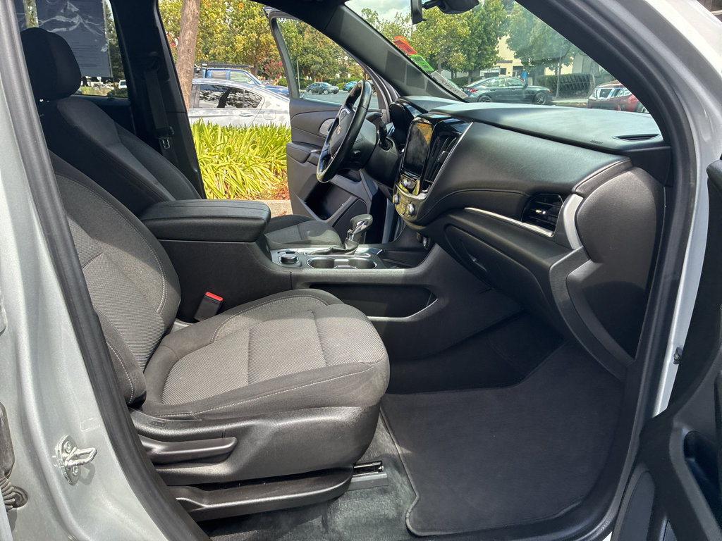 Used 2022 Chevrolet Traverse LT AWD/4WD image 60