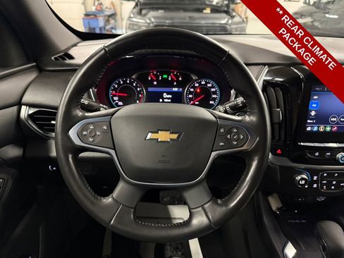 Used 2022 Chevrolet Traverse LT image 16