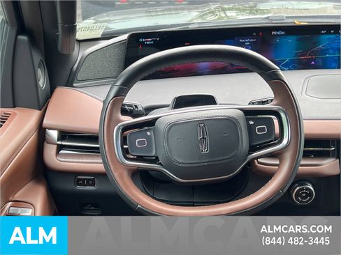 Used 2025 Lincoln Navigator Reserve AWD/4WD image 29