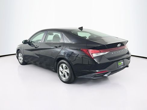 Used 2021 Hyundai Elantra SE FWD image 5