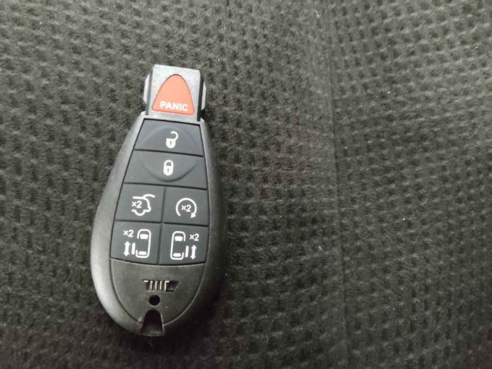 Used 2016 Dodge Grand Caravan American Value Package w/ UConnect Hands-Free Group FWD image 32