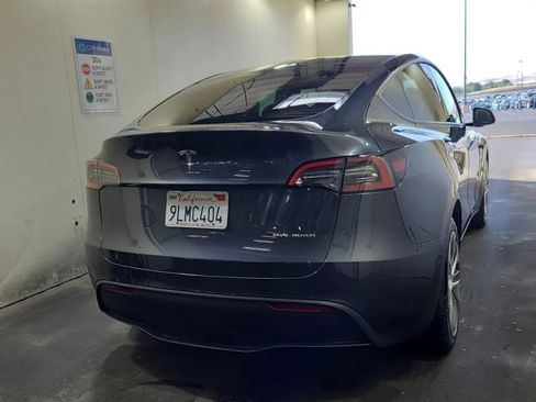 Used 2024 Tesla Model Y Long Range AWD/4WD image 6