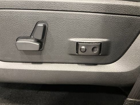 Used 2017 RAM 1500 Outdoorsman image 11