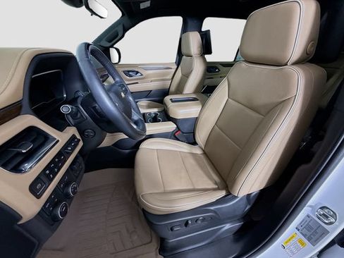 Used 2023 Chevrolet Tahoe Premier w/ Advanced Technology Package AWD/4WD image 21