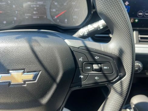 Used 2025 Chevrolet Trax LS FWD image 20
