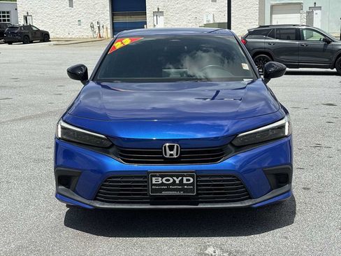 Used 2023 Honda Civic Sport image 3