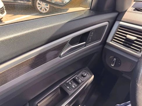 Used 2018 Volkswagen Atlas SEL FWD image 7
