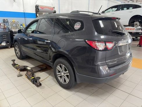 Used 2017 Chevrolet Traverse LS FWD image 4