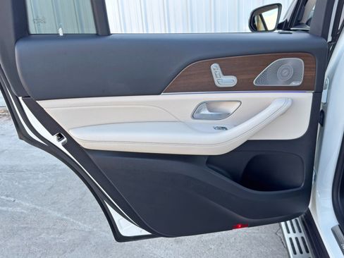 Used 2021 Mercedes-Benz GLS 580 4MATIC image 55