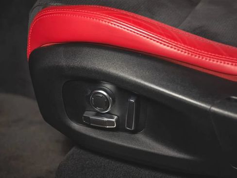 Used 2022 Jaguar F-PACE SVR AWD/4WD image 28