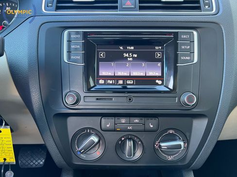 Used 2018 Volkswagen Jetta Wolfsburg Edition image 29