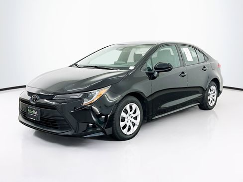 Used 2023 Toyota Corolla LE FWD image 3