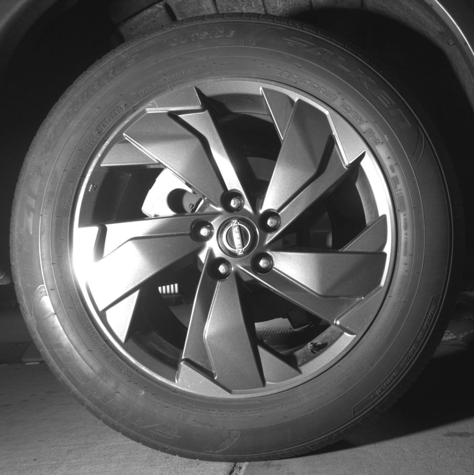 Used 2025 Nissan Rogue SV FWD image 18