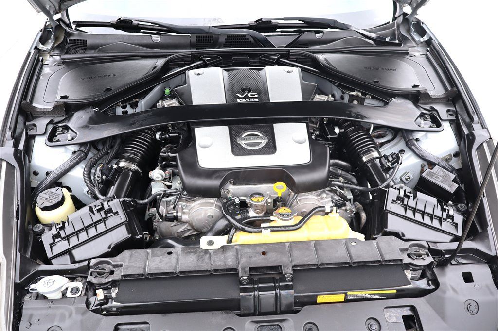 Used 2012 Nissan 370Z Coupe RWD image 31