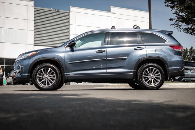 Used 2017 Toyota Highlander XLE AWD/4WD image 14