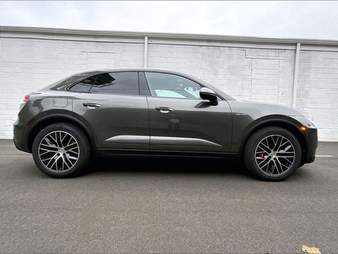 New 2025 Porsche Macan 4S Electric image 6