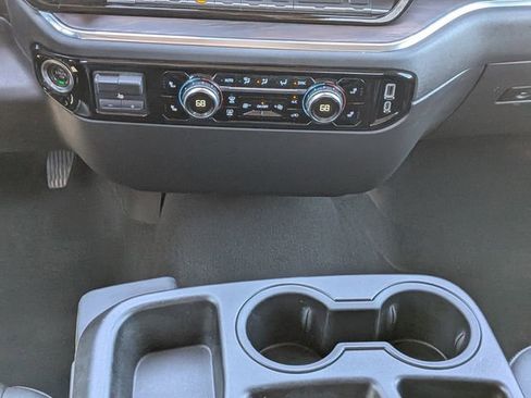 Used 2025 GMC Sierra 1500 SLT image 19