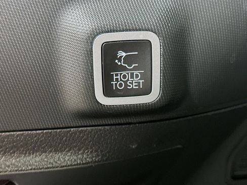 Used 2024 Jeep Grand Cherokee Altitude AWD/4WD image 28