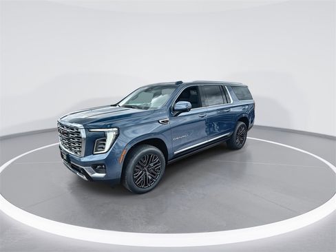 New 2026 GMC Yukon XL Denali w/ Sun & Power Step Package image 4