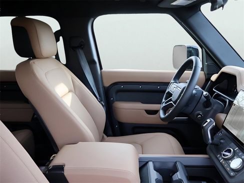 New 2026 Land Rover Defender 110 X-Dynamic SE image 9
