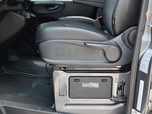 Used 2022 Mercedes-Benz Sprinter 4500 w/ Parking Package image 9