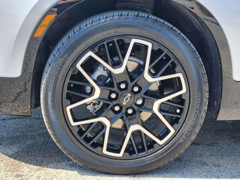 Certified 2025 Chevrolet Blazer RS w/ Driver Confidence II Package FWD image 10