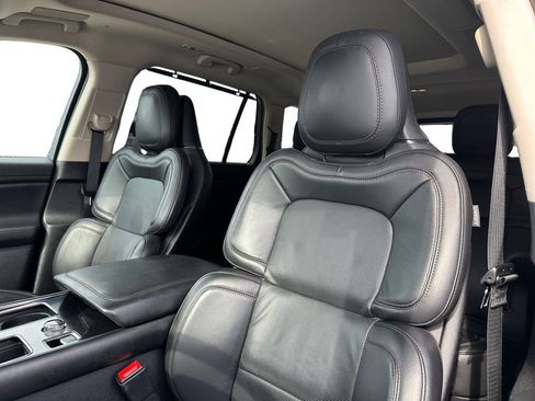 Used 2023 Lincoln Aviator Reserve w/ Equipment Group 201A image 9
