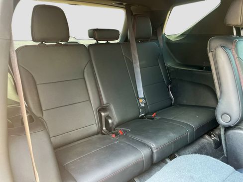 Used 2025 Chevrolet Traverse RS AWD/4WD image 29